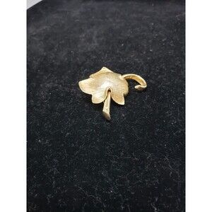 Gold plated Leaf Brooch